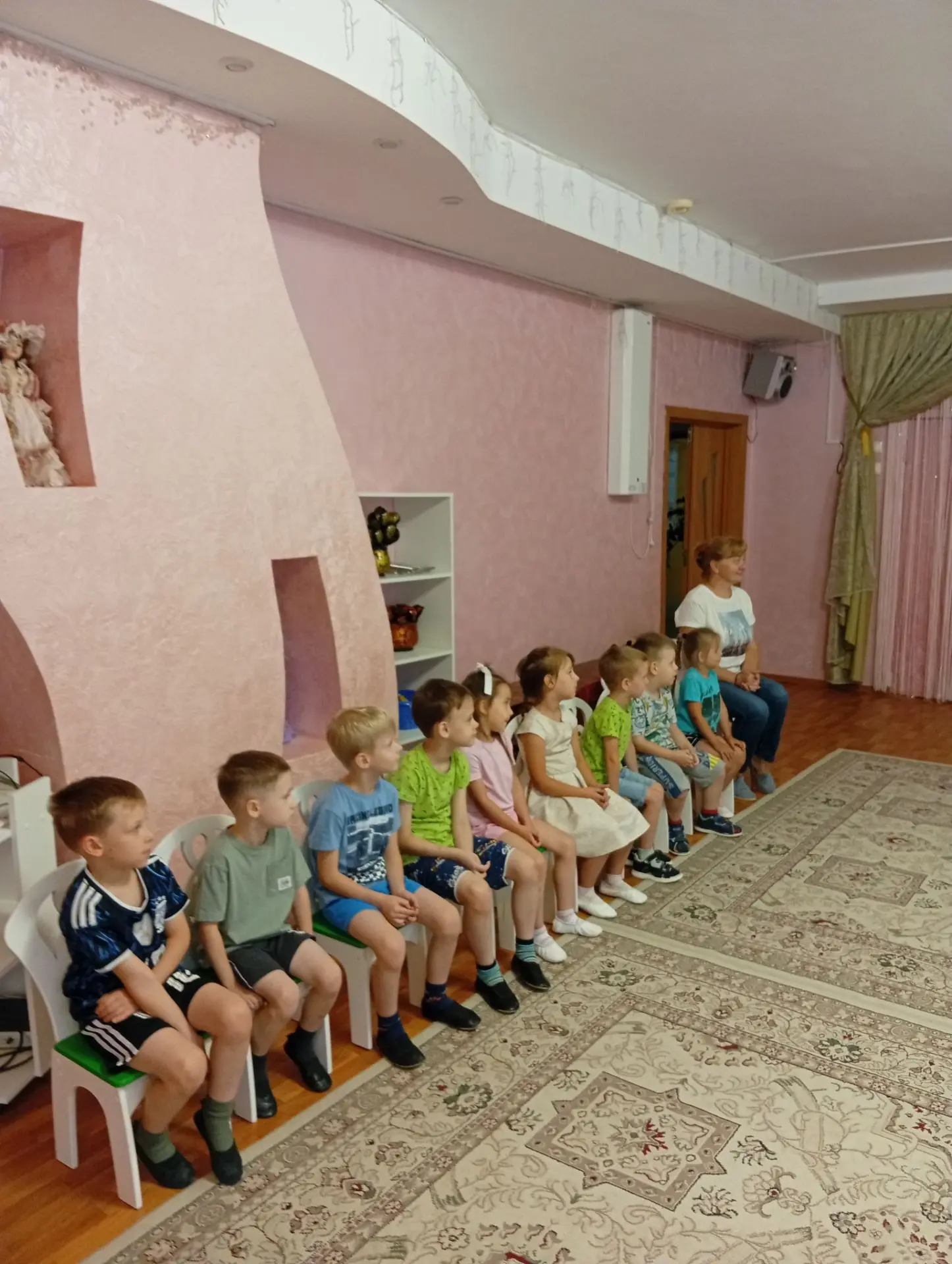 Веселимся вместе с летом! ☀️
Сегодня Лето  пригласило ребят из групп «Ромашка» 🌸, «Буратино» , «Суд