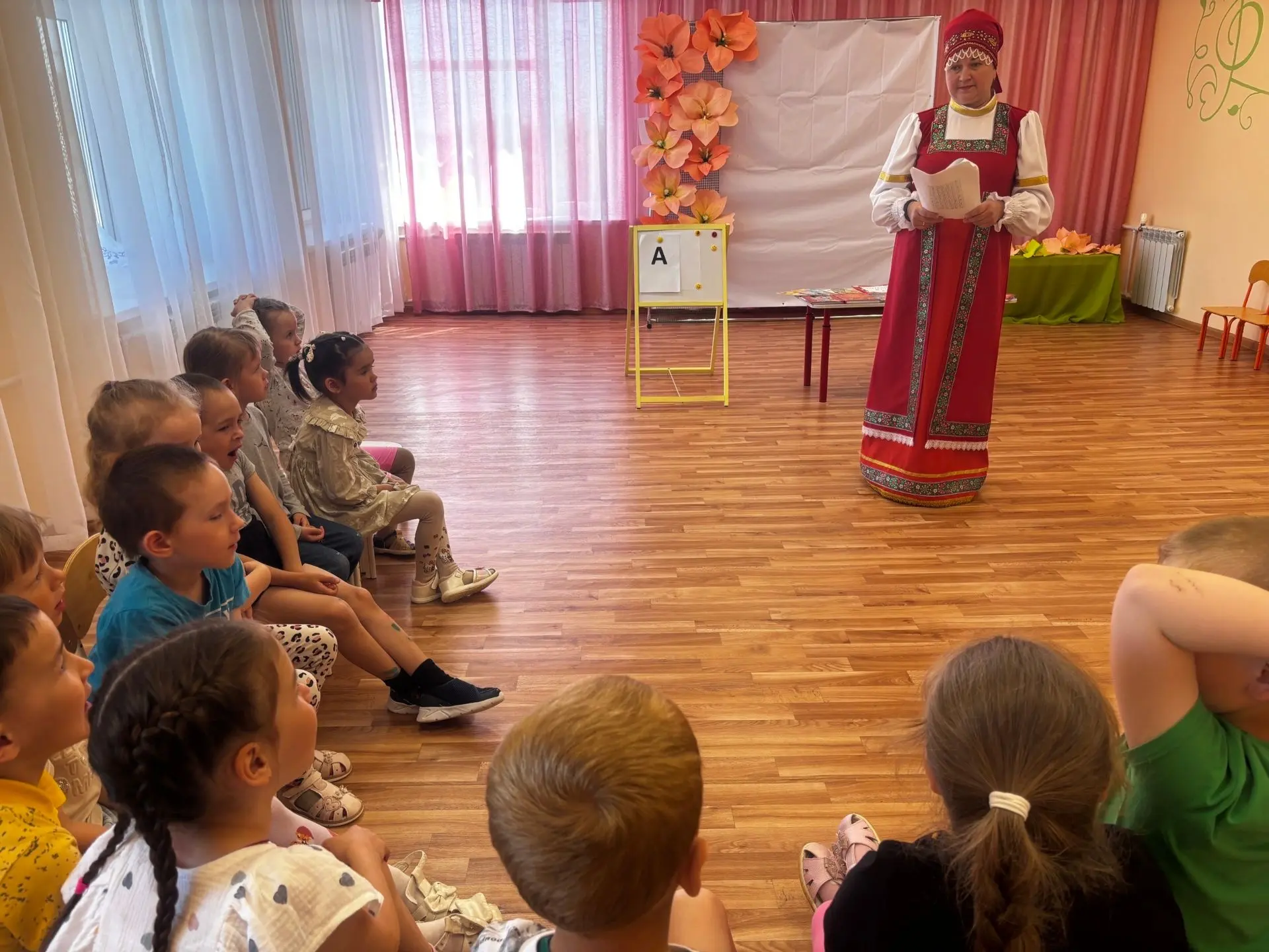 В рамках Года единства народов России Покровско-Урустамакская сельская библиотека прове...