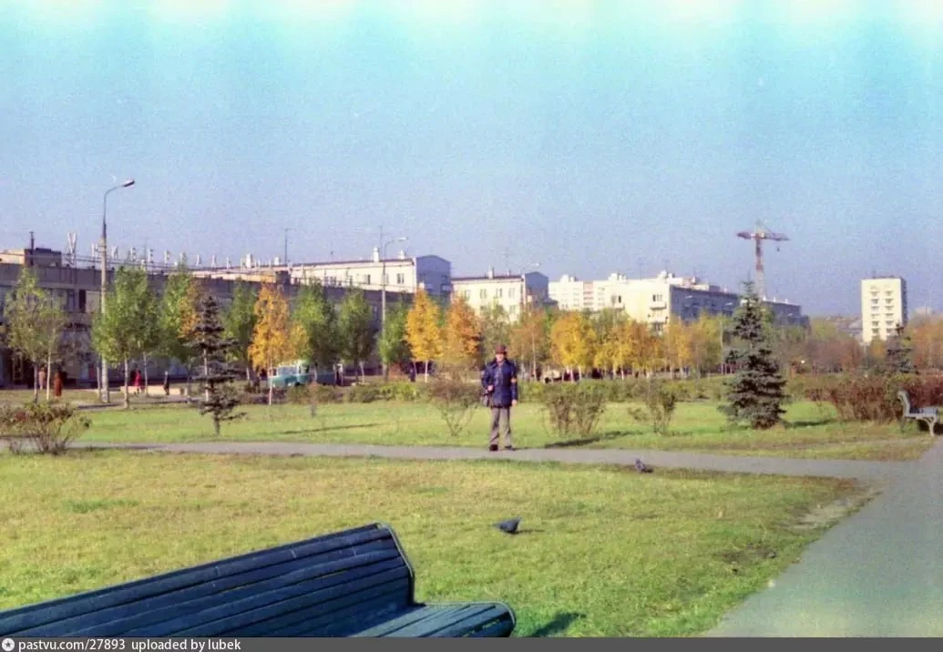 Бульвар Генерала Карбышева в 1975 году.