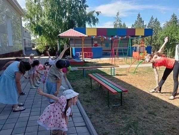 Лето – прекрасная пора не только для отпуска, но и для занятий по физкультуре на улице. Физическая а