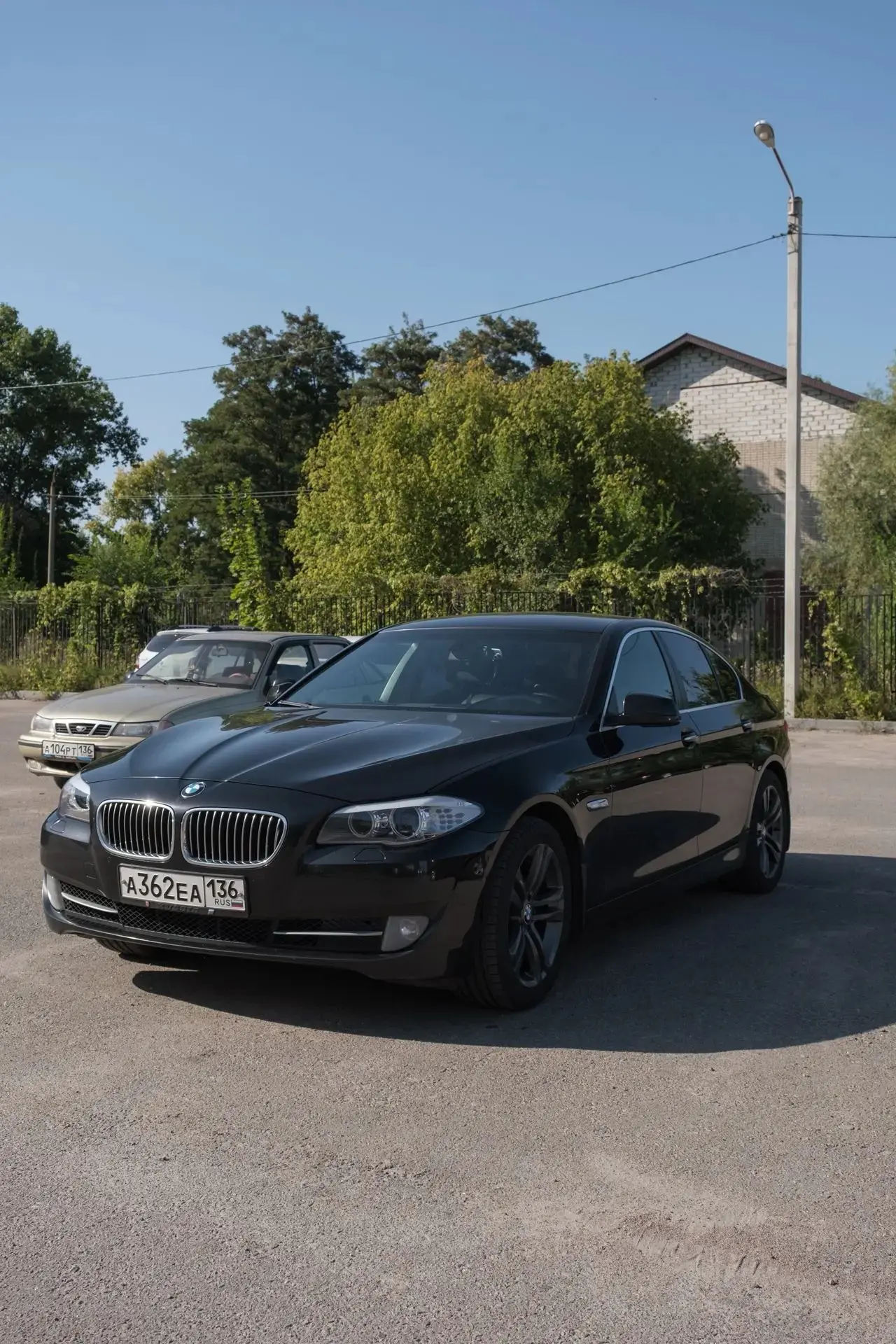 BMW 5 f10 2.0 бензин. Задний привод. Пробег 204 тыс. 2013г. Автомобиль в отличном техни...