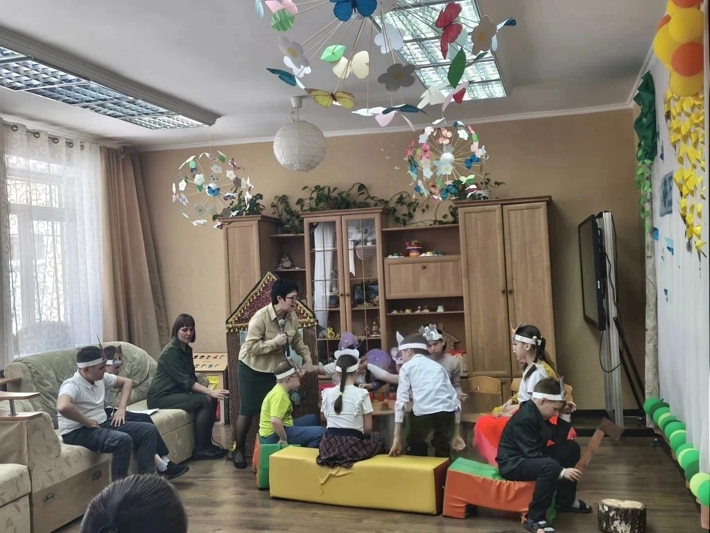 "ЛюдиКакЛюди": Сказка "Теремок" объединила сердца на Всероссийском инклюзивном фестивале.  На неделе