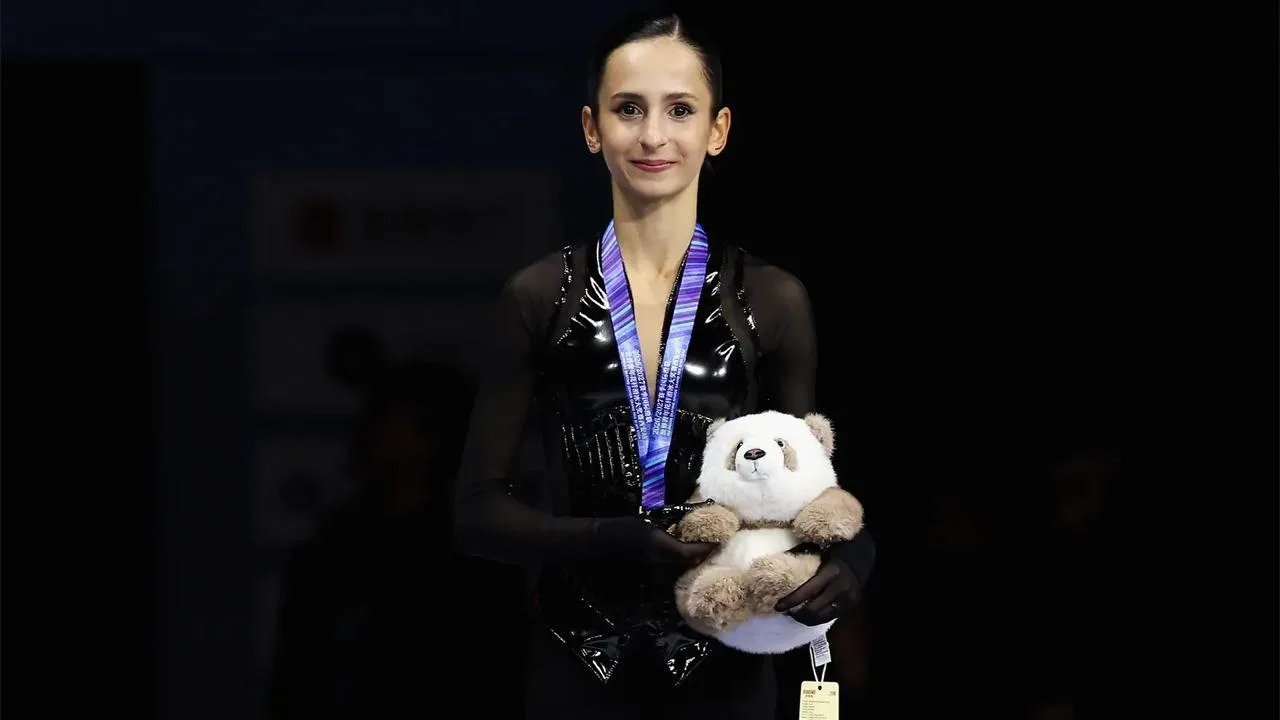 🥇 Российские фигуристы триумфально вернулись на международную арену, завоевав все золо...