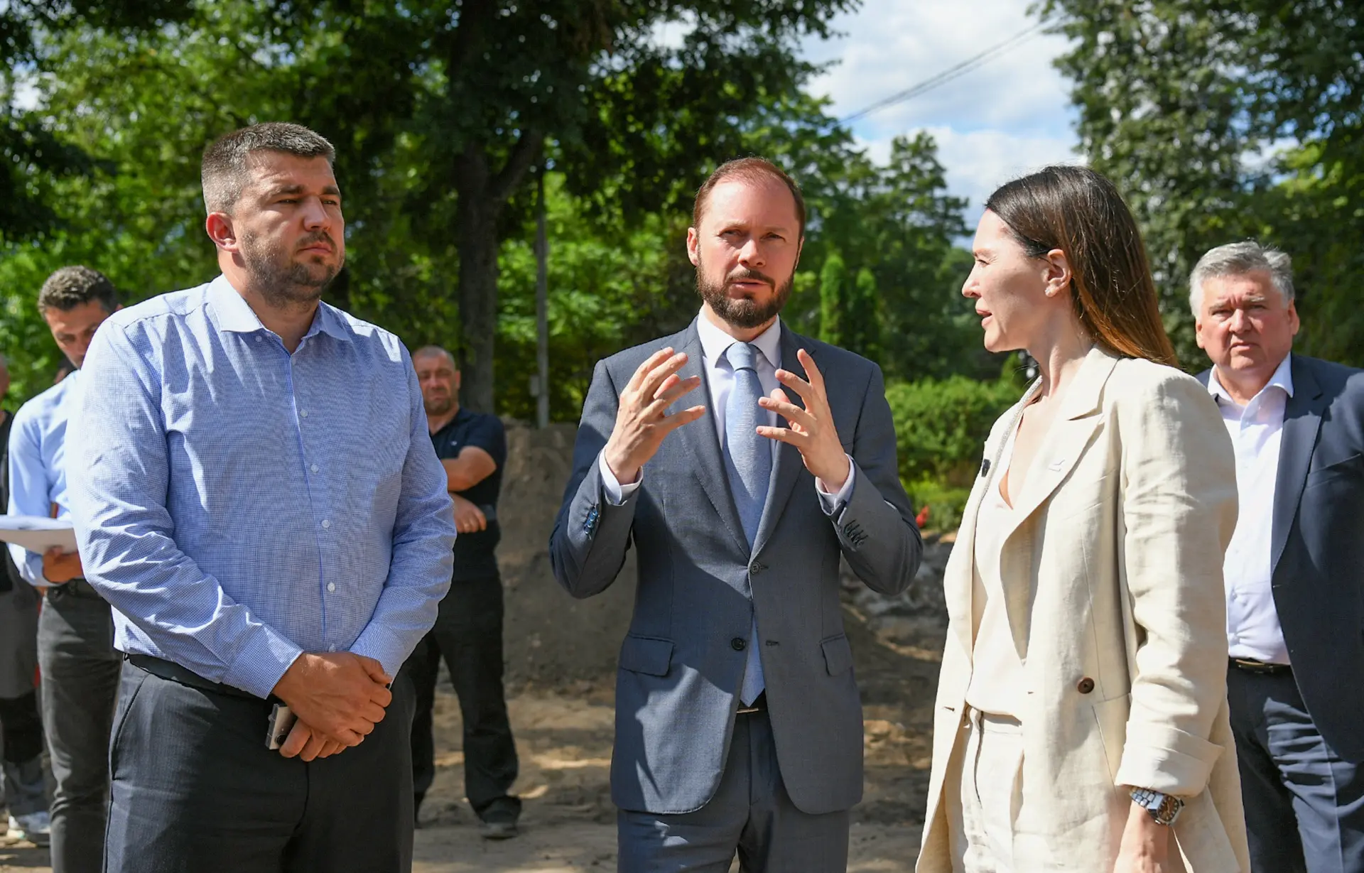 Для меня принципиально важно, чтобы работы в Городском саду Твери шли по графику. Это первое, на что