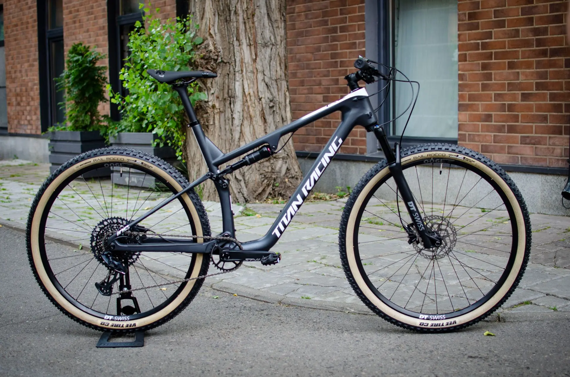 TITAN RACING CYPHER RS CARBON LTD