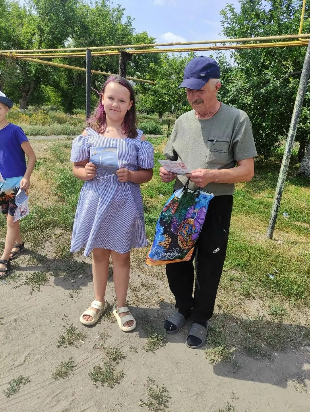 👆22 июля сотрудниками клуба с Новоанновка МБУ "Новосветловский РДК" вместе с кружковцами была прове