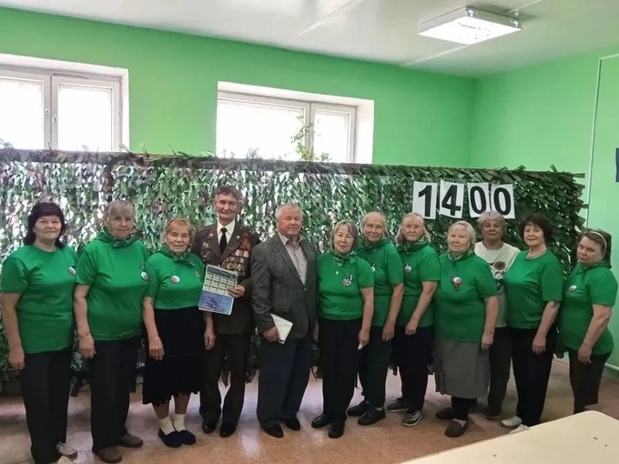 1400 сеток — сплели наши «Серебряные» волонтеры!

👉На улице — лето, в огороде — полно работы. Но же