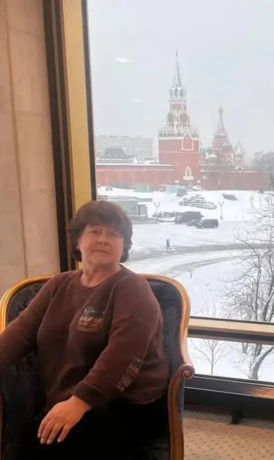 Учитель истории и обществознания МБОУ СОШ № 10 Марина Анатольевна Степыкина поздравила свою ученицу 