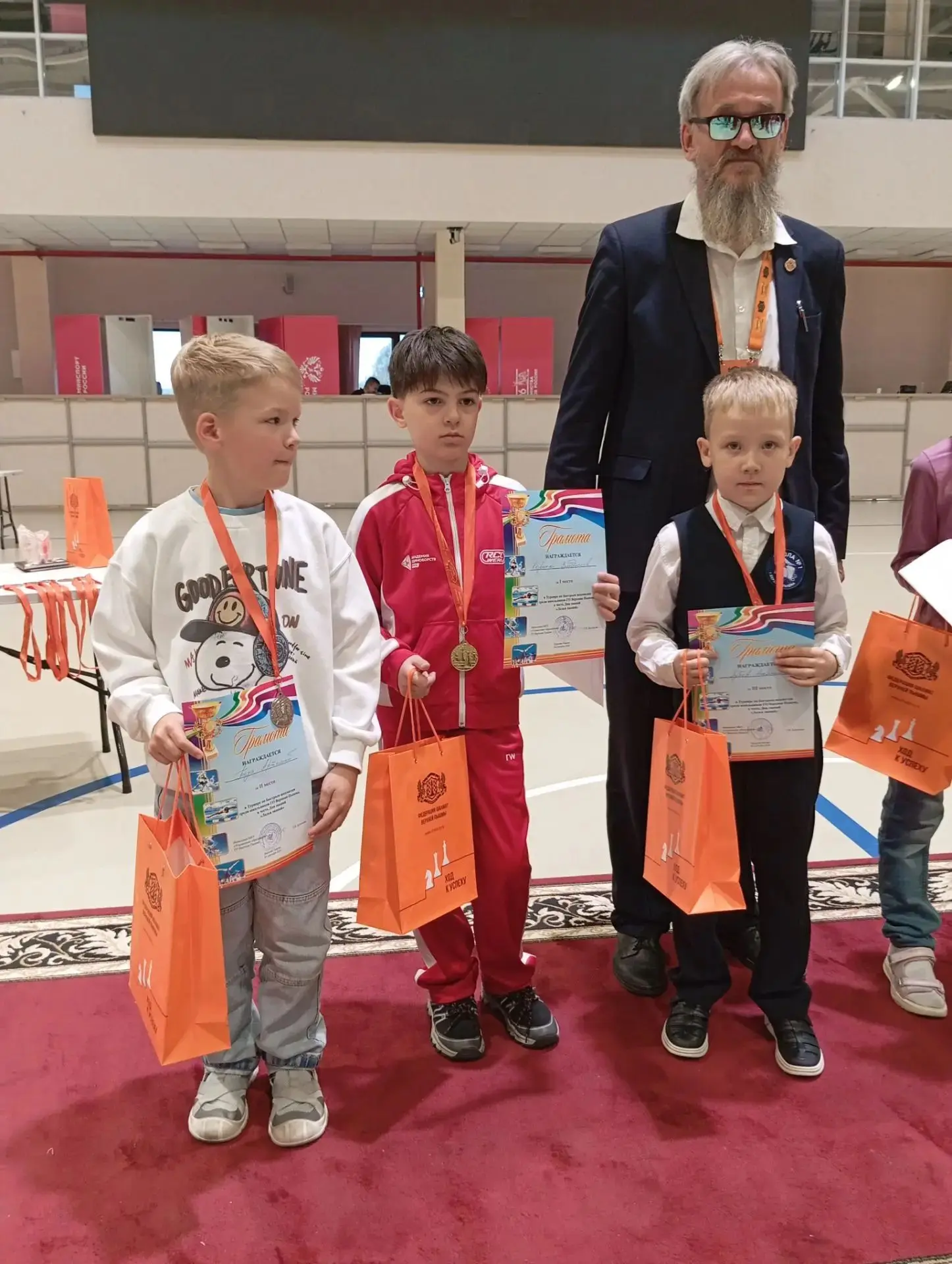 Сегодня состоялся шахматный турнир «Ладья знаний». Наши ребята показали отличный резуль...