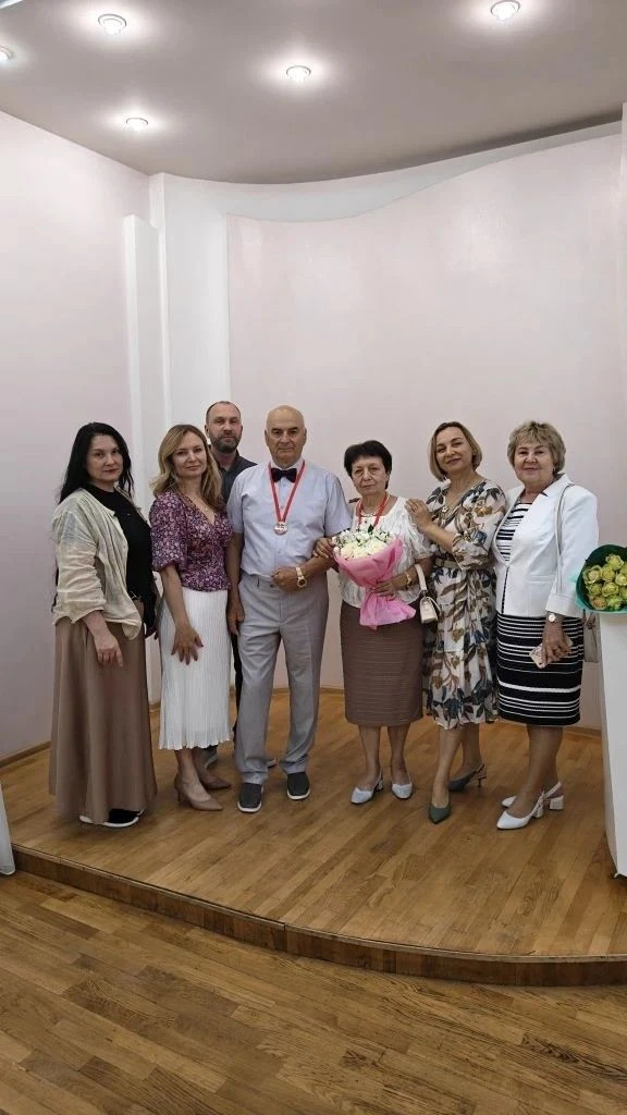 «Огромное событие для города: в Таганроге чествовали семью с 55-летним стажем любви» 🎉 
В отделе ЗА