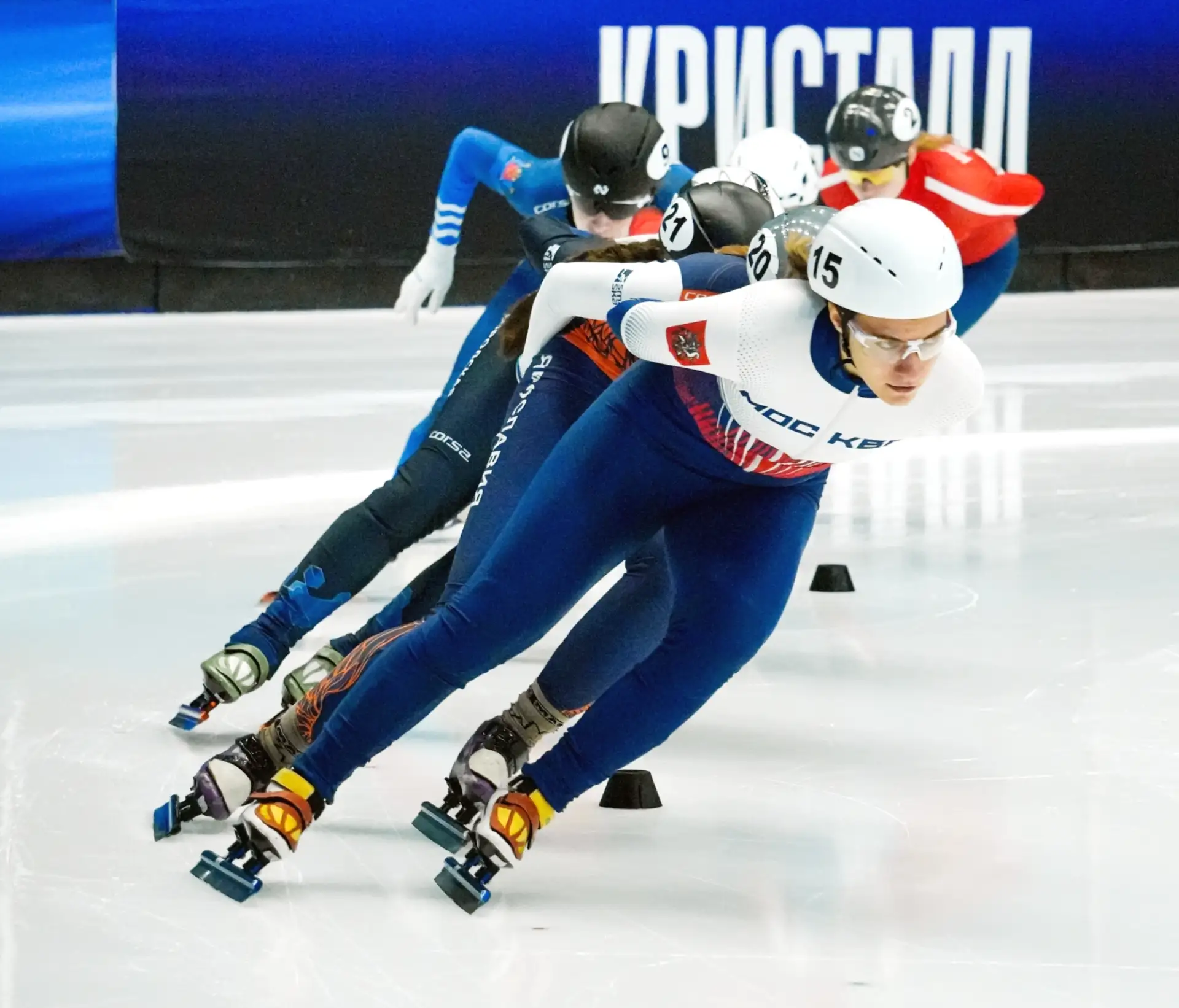 ⛸Шорт-трек отличается высокой динамикой и постоянной сменой темпа из-за крутых виражей на трассе. Чт
