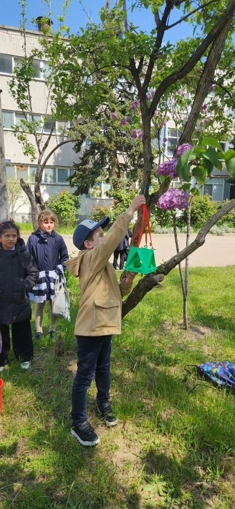 🌿 Практическая биология и доброта: наши кормушки  Сегодня в 1 «Б» прошла экологическая акция. Под ру