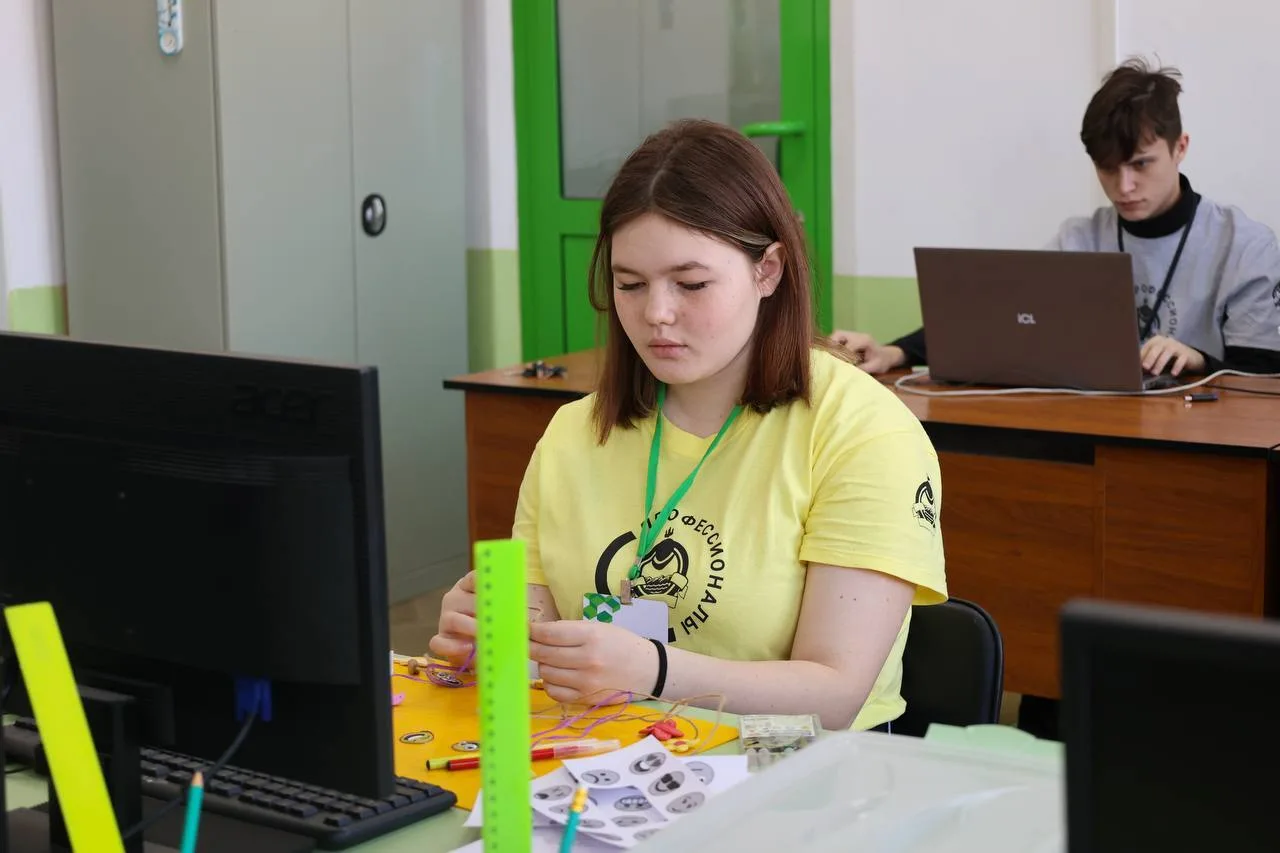 Продолжаются конкурсные испытания у юниорской линейки в компетенции«Вожатская деятельность». Сегодня
