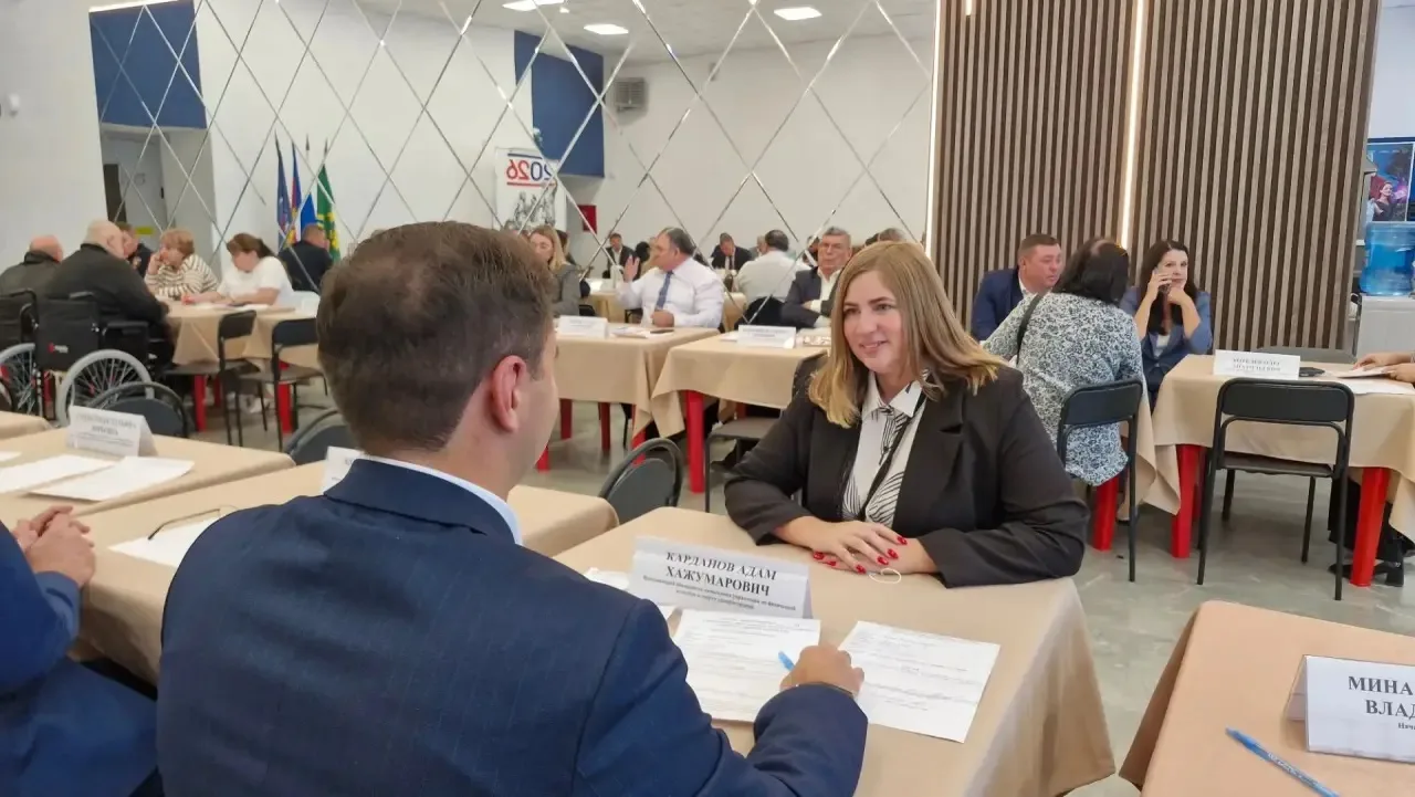 🤝Расширенный приём жителей по личным вопросам проходит сегодня в МКЦ «Русь»