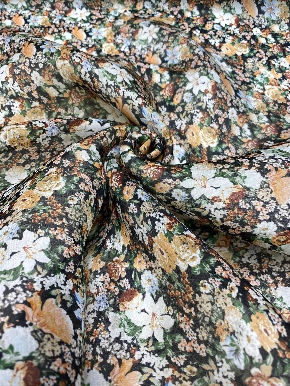 Шелковая органза в мелкий многоцветный цветочек 😍