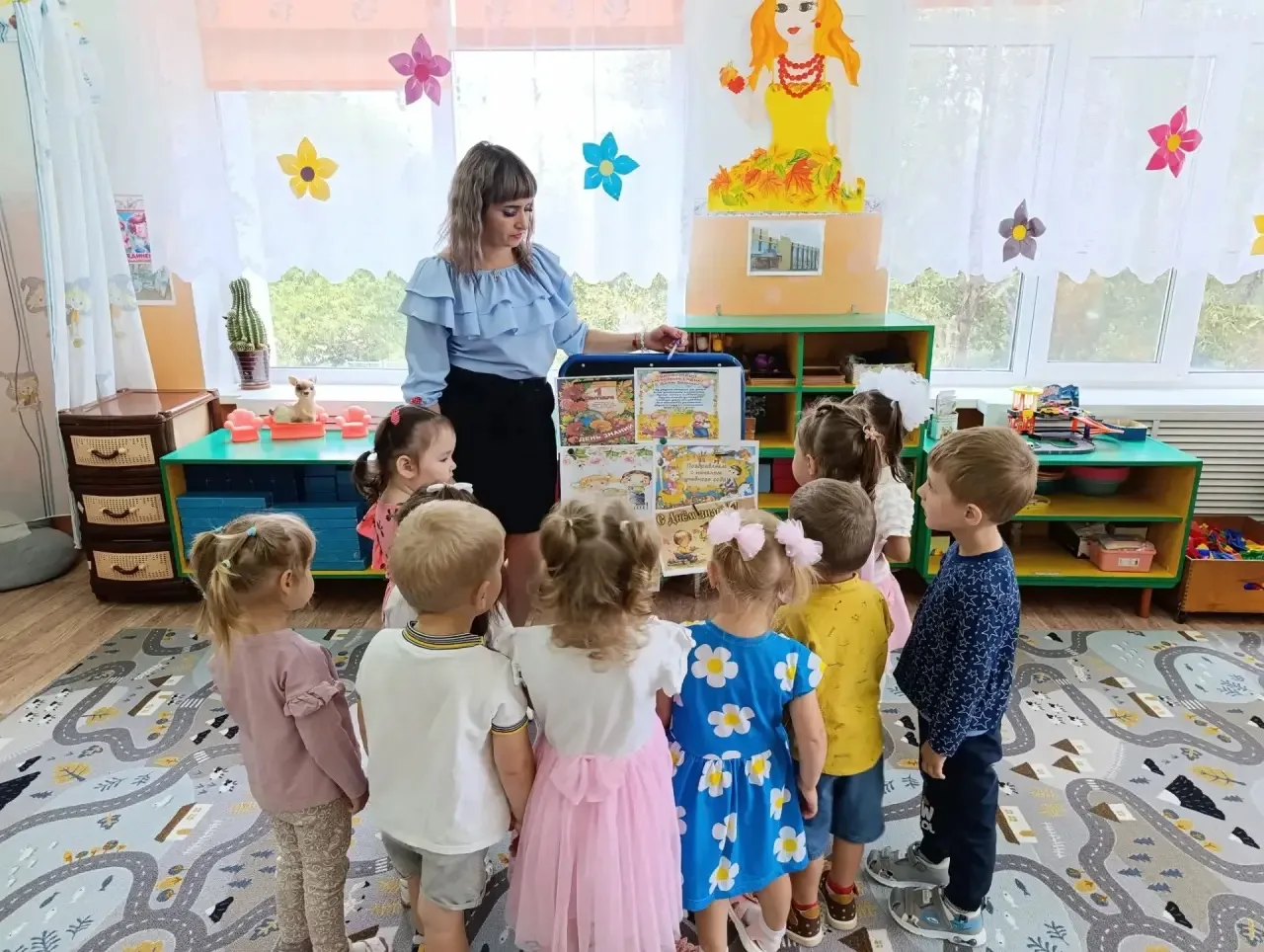 Анастасия Владимировна Баженова с ребятами второй младшей группы провели игровую беседу...
