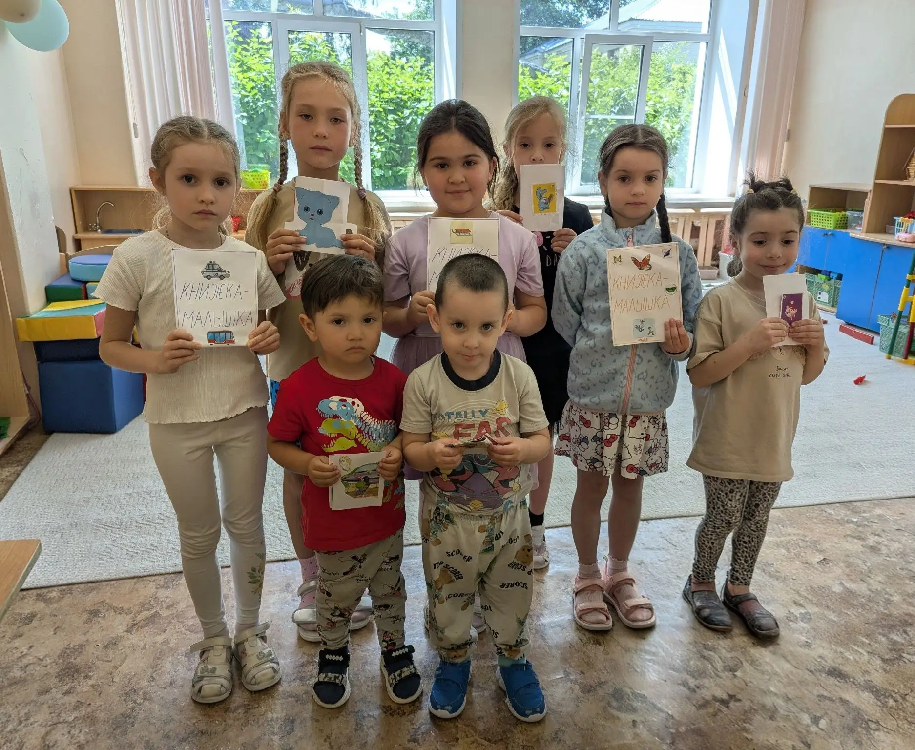 В нашем детском саду прошел творческий проект "В мире сказок с книжками-малышками". Дети вместе с  в