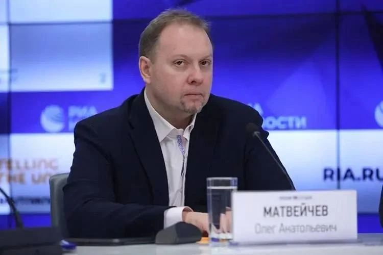 Дурову нужно определиться, кто он — русский человек или непонятно кто. У него предки пережили блокад