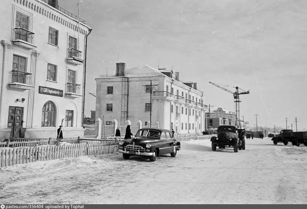 Назад в прошлое

Ул. Горького. 1953 год