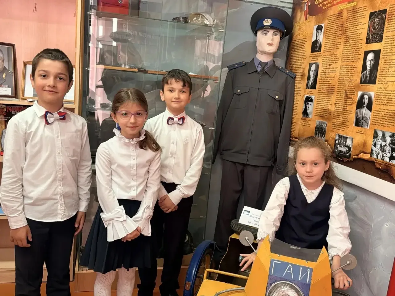 🚔 Юные лицеисты в музее полиции  🎖️ В День музеев советник директора по воспитанию лицея №1 Фарида К