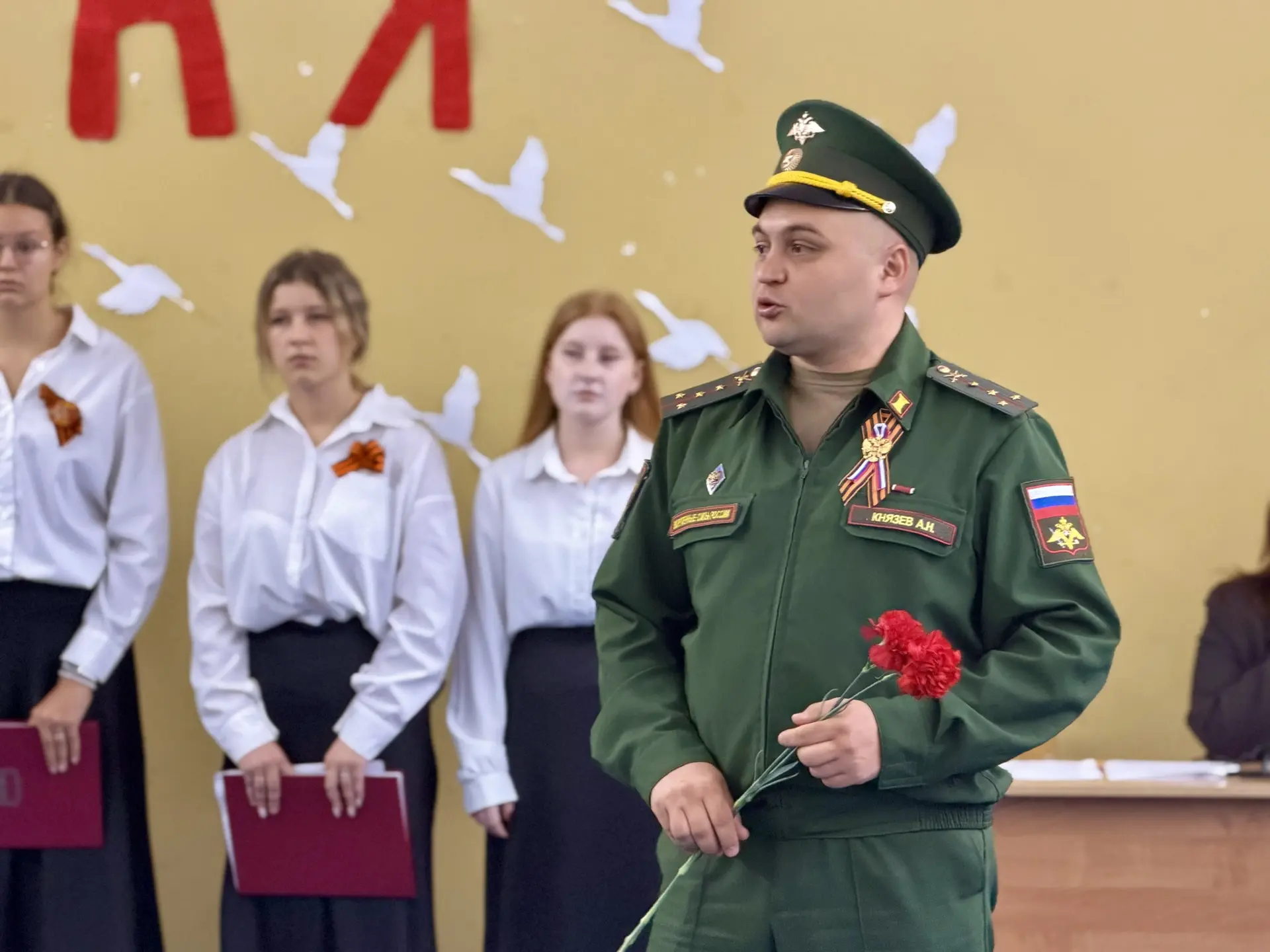 В Горетовской школе открыли «Парту героя» в память о выпускнике, погибшем в зоне СВО  В Горетовской 
