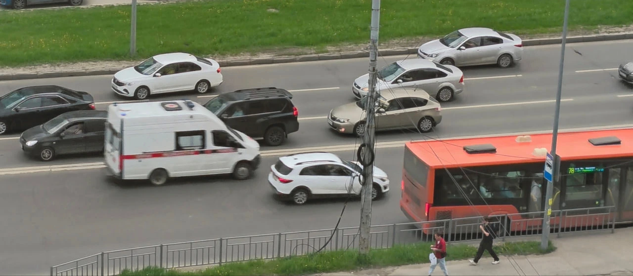 На Родионова одна за одной летят «скорые» с мигалками🚑   "Пятничный синдром"🙄 с пиковой нагрузкой на