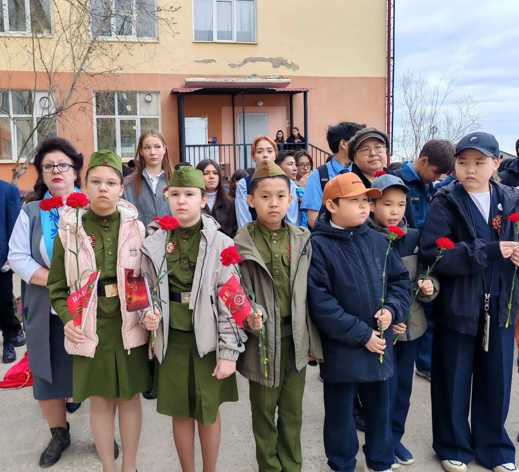 🎗Для всех школьников, педагогов, родителей и работников школы 7 мая особенный день.   Ежегодно в это