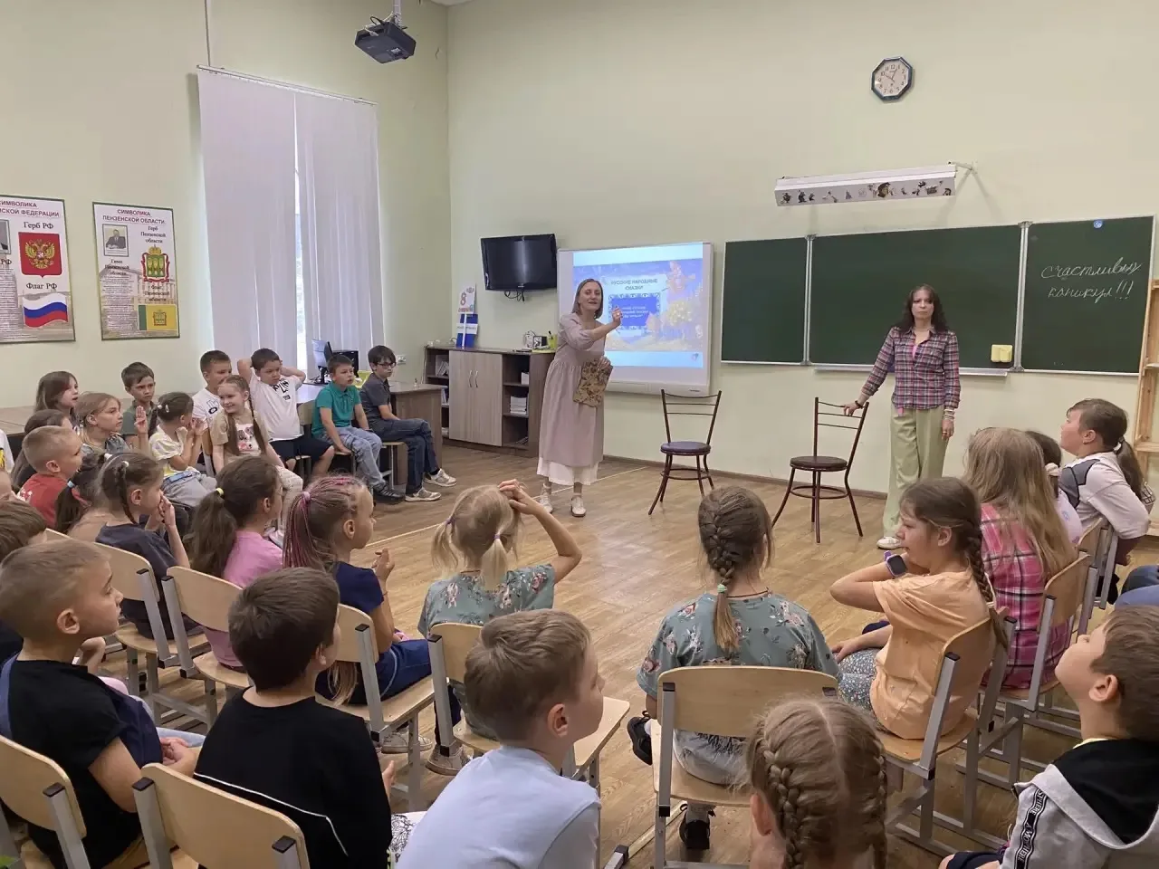 Гимназический литературный клуб «Вкусные чтения» снова реализует чтецкую программу от общества «Знан