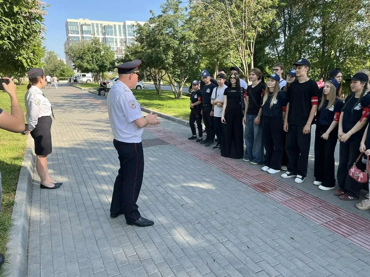 💪 60 дружинников обеспечили порядок в День России

🇷🇺 12 июня Михайловская набережная стала центр