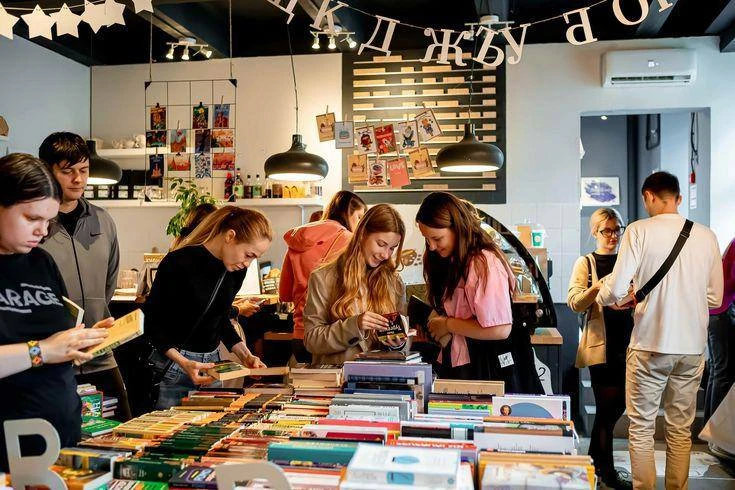 📚 Книжная ярмарка в Москве  🗓 16 мая, 12:00–15:00  Программа: встреча с писательницей Юлией Кузнецов