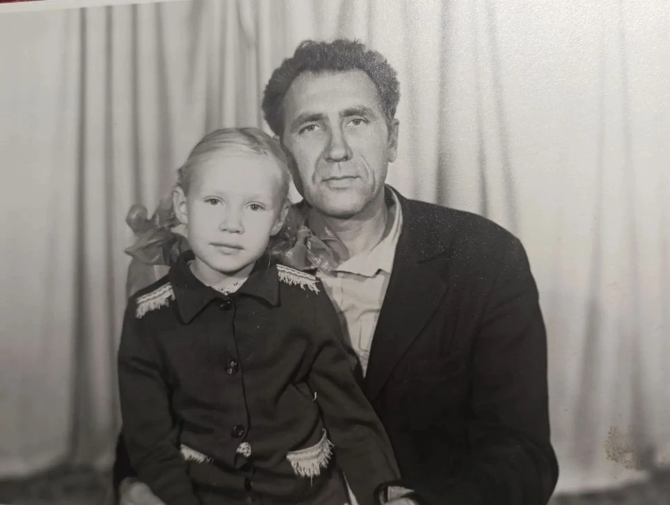 Угадайте кто? Ставьте реакцию под постом, если считаете, что это: