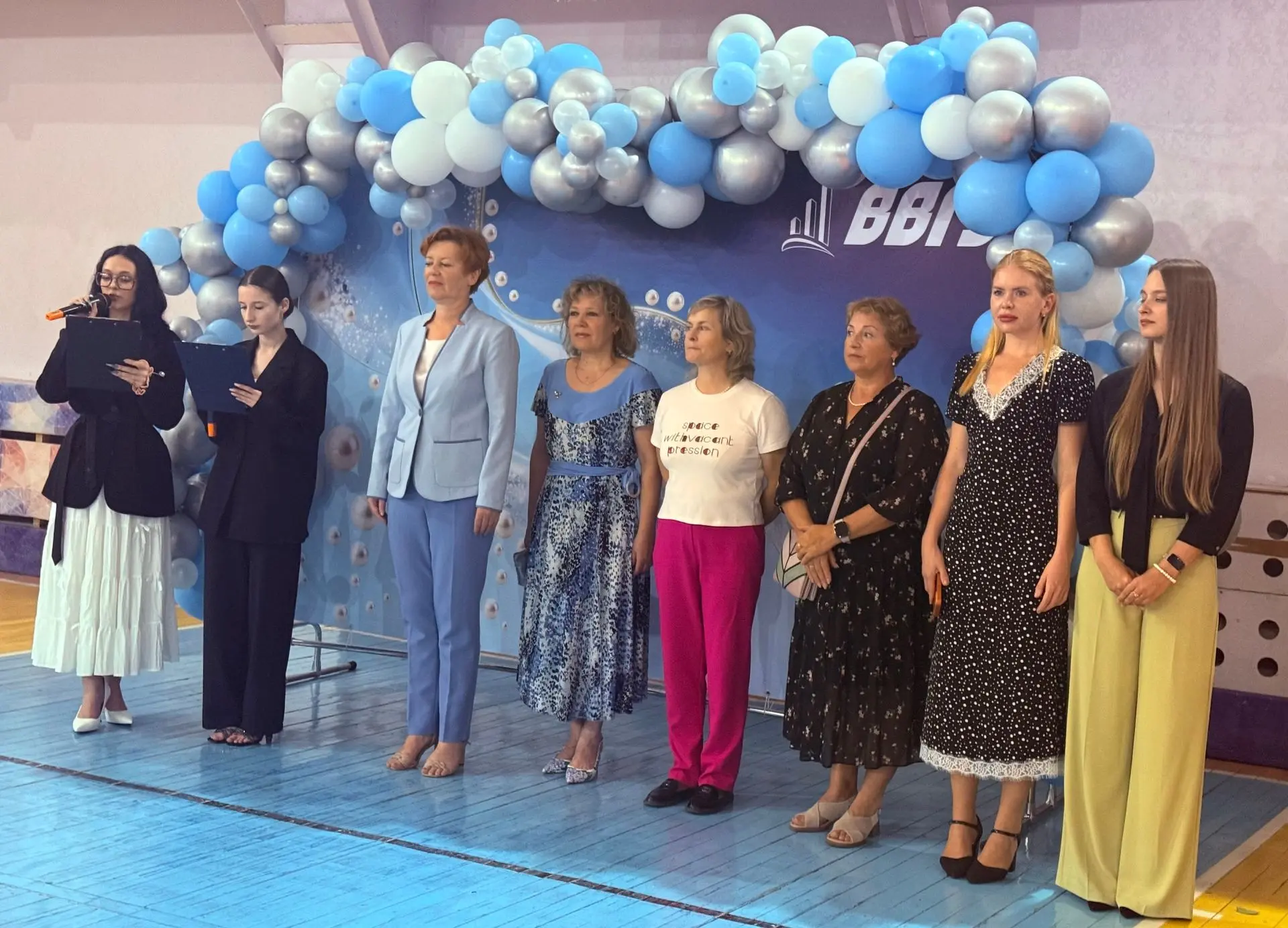 В филиале Владивостокского государственного университета прошла торжественная линейка, ...