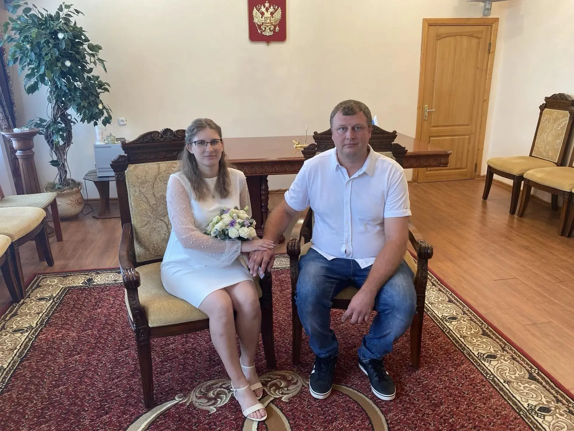 🌺В отделе ЗАГС Холм-Жирковского округа зарегистрировали свои отношения Сергей и Виктория!

❤️Дороги
