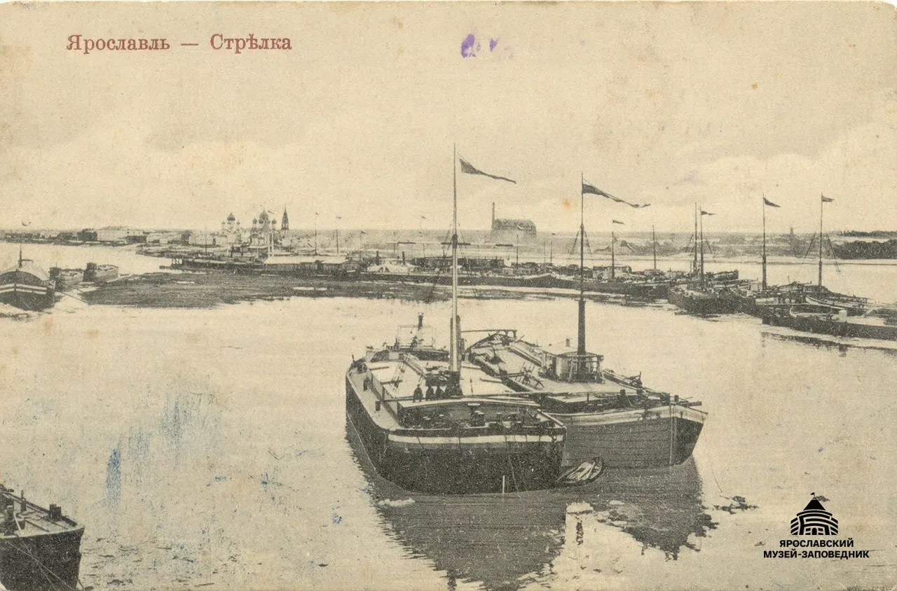 Ярославль, Стрелка, начало ХХ века. На снимке видны церковь Иоанна Златоуста в Коровник...