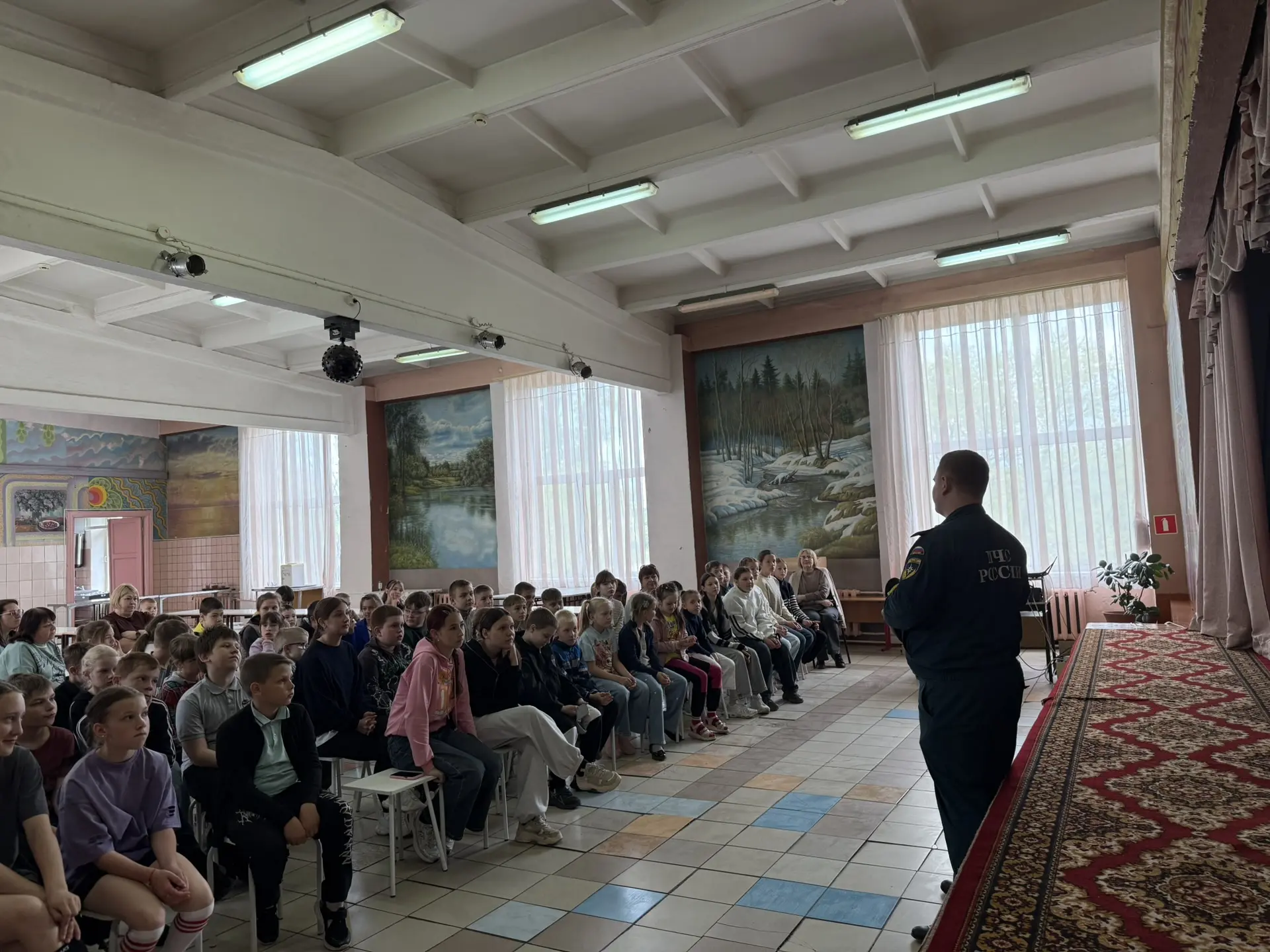 4 июня для ребят, посещающих оздоровительные площадки, прошла информационная встреча с ...