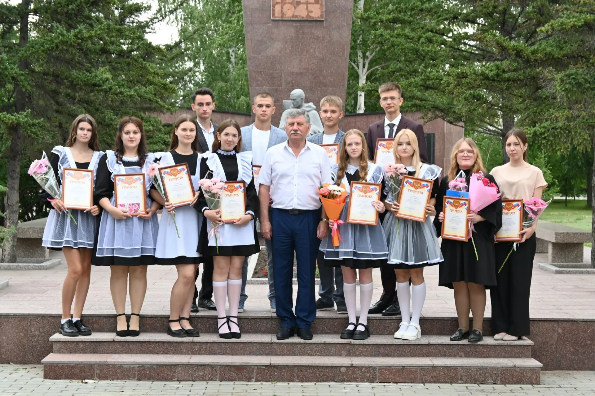 🌟 Будущее района: чествуем наших медалистов! 

✨ Сегодня в Администрации Благовещенского района про