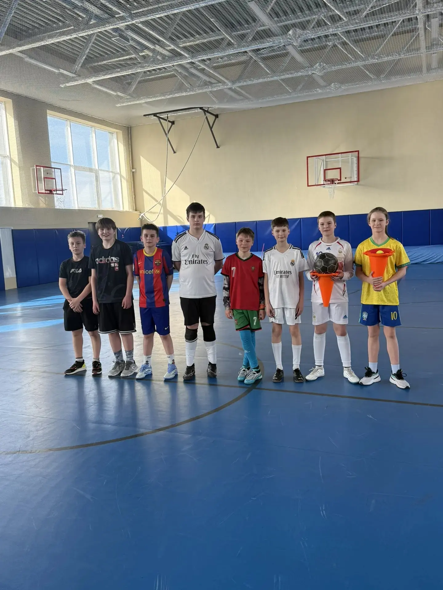 🏆 Футбольный матч Первых — заряд эмоций и командного духа! 🏆  Сегодня в нашей школе, в рамках проект
