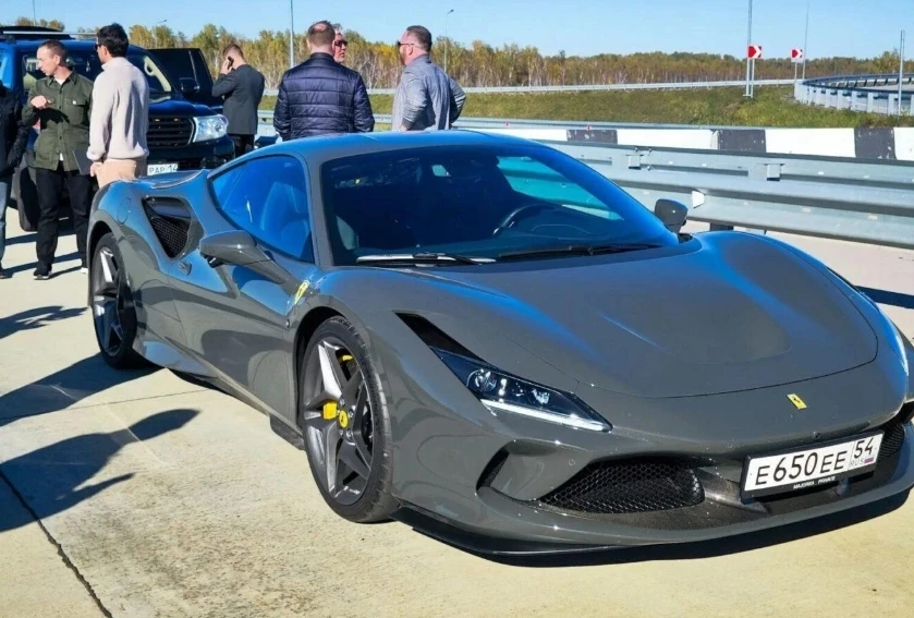 🚗 Ferrari разогнали свыше 300 км/ч ради проверки дорожных камер под Новосибирском