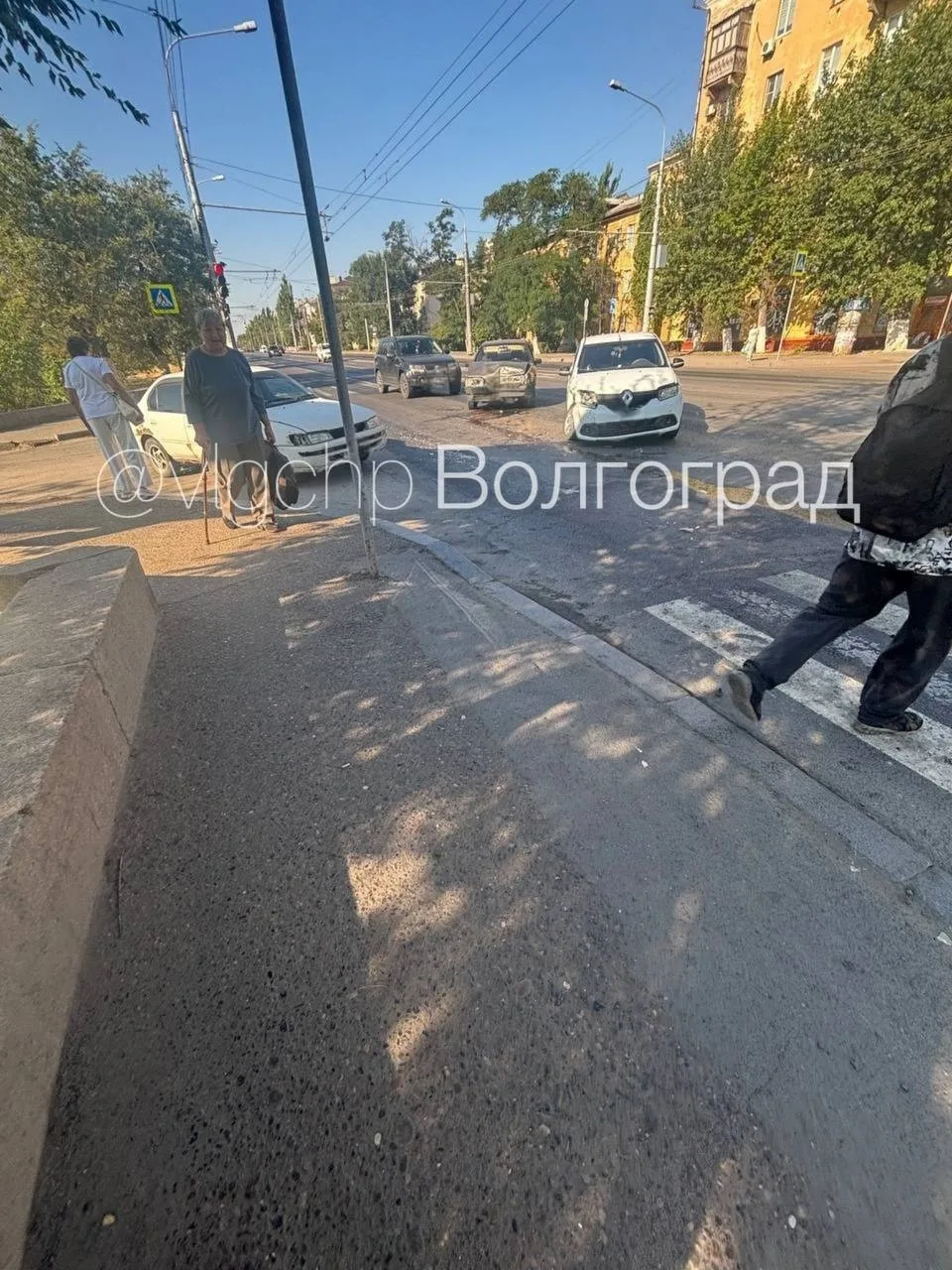 ❗️В Тракторозаводском районе Волгограда произошло массовое ДТП. 

По предварительной информации очев