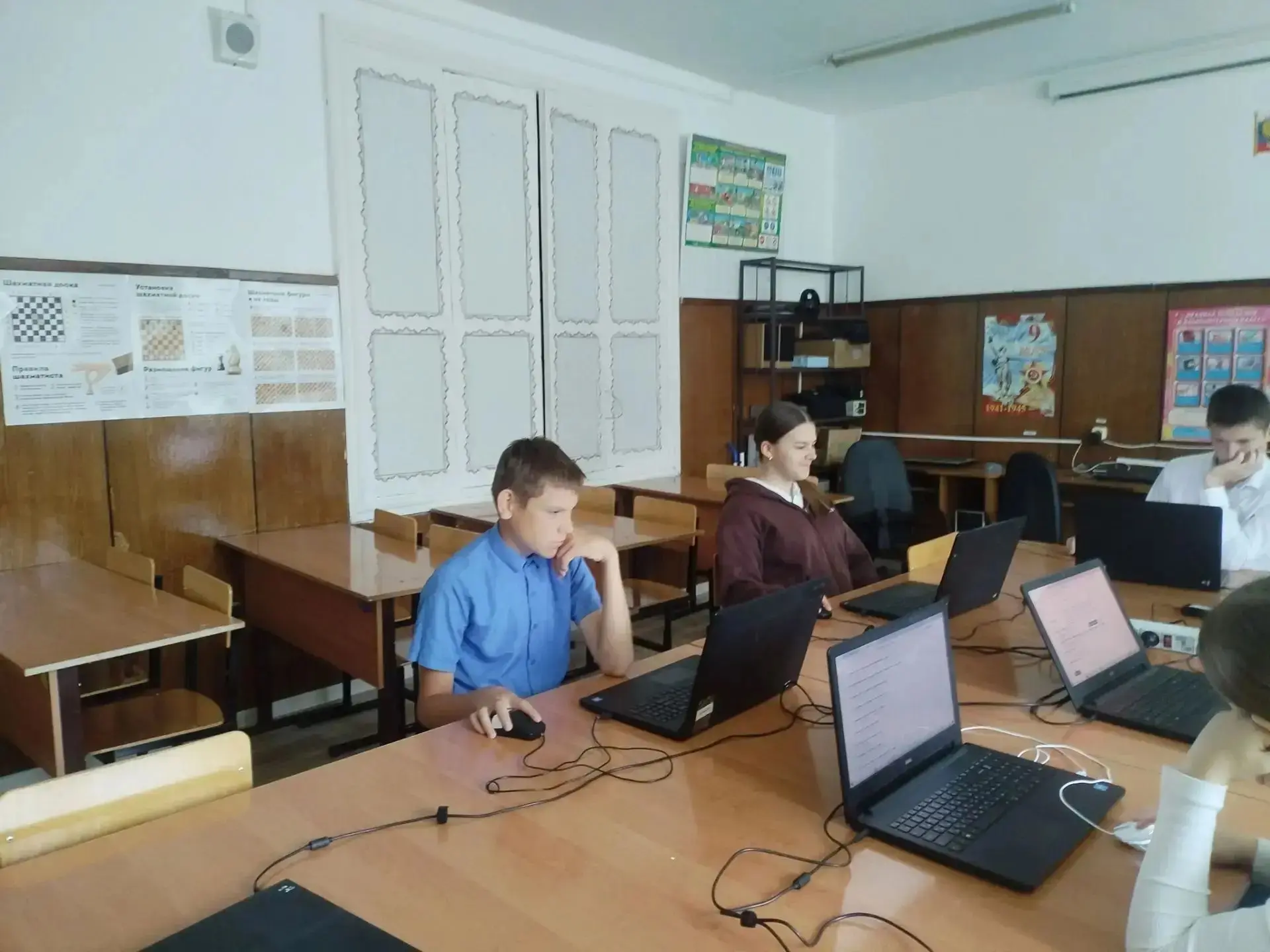 🚦 В школе №4 с. Сотниковское проверили знания ПДД вместе с Госавтоинспекцией