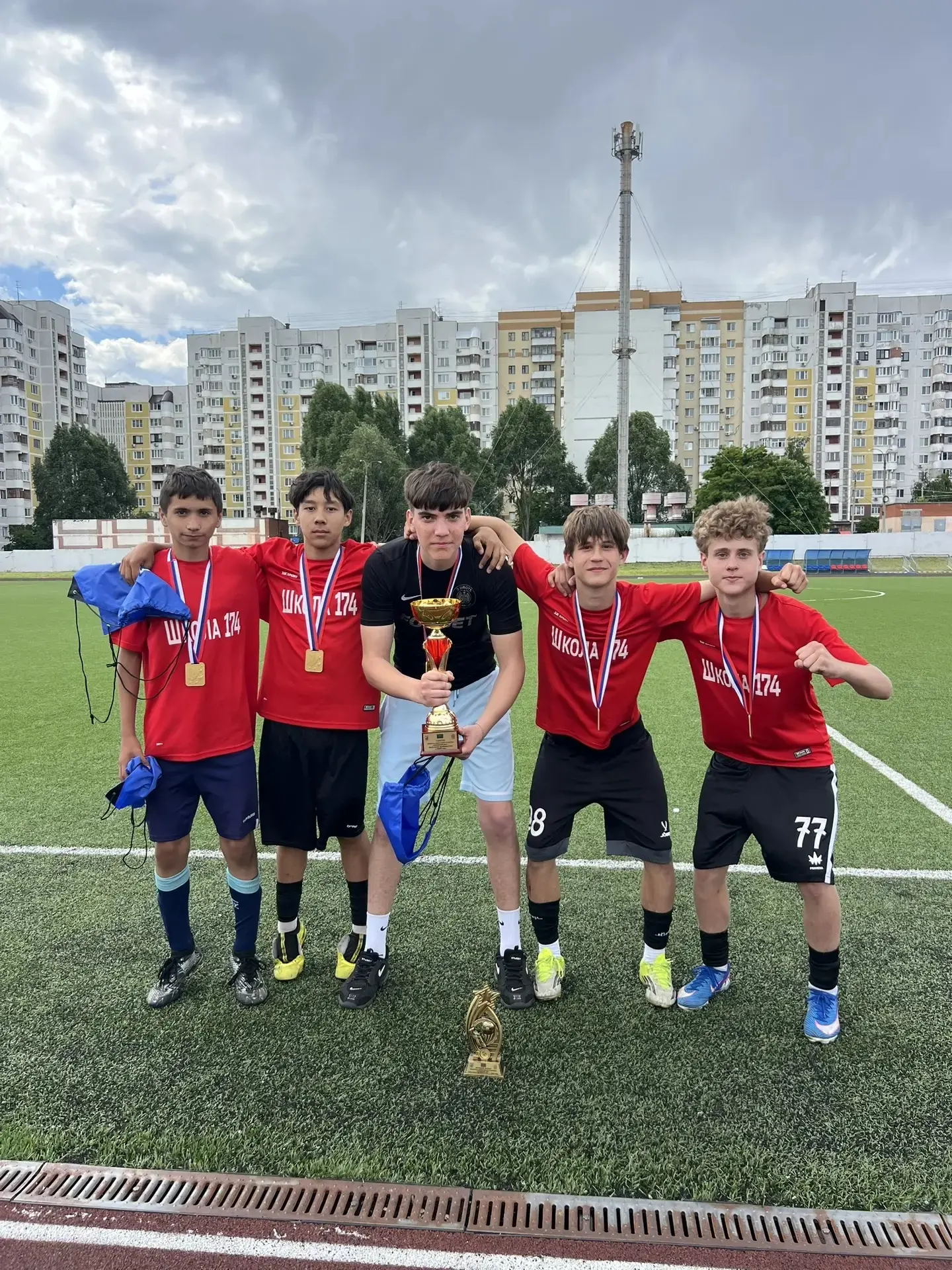 🎊Ура! 🎊

🥇🇷🇺Обучающиеся 8А и 8Б класса Пестриков Владислав, Волченко Никита, Захаров Захар, Бах