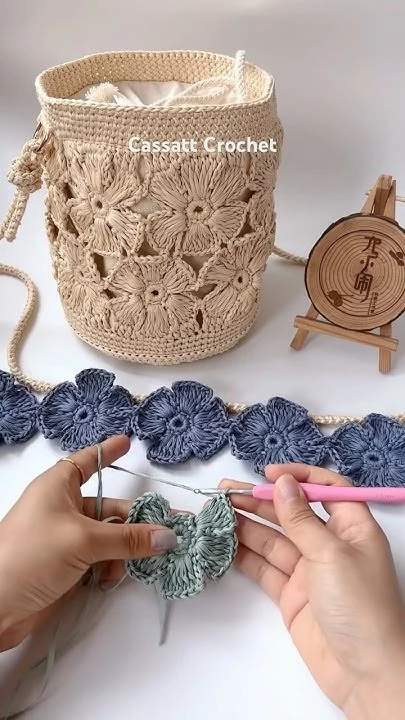 Сумка-корзина из мотивов крючком 
🧶🧶🧶