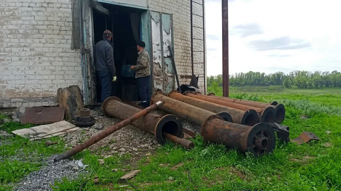 Весь Ахтубинский район 4 июня остался без питьевой воды. В самом городе воду отключили ...
