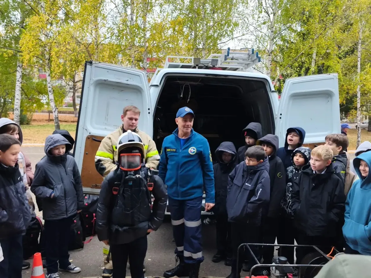 Сегодня в МБОУ СОШ № 3 им. С.А. Погребача, в преддверии Дня войск гражданской обороны Р...