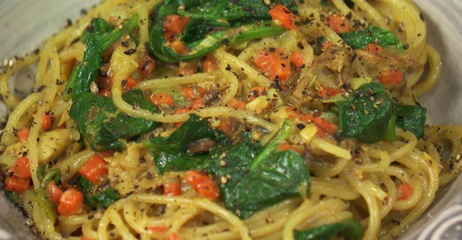 Спагетти со скумбрией в соусе карри и амарантовый кекс | Дежурный по кухне