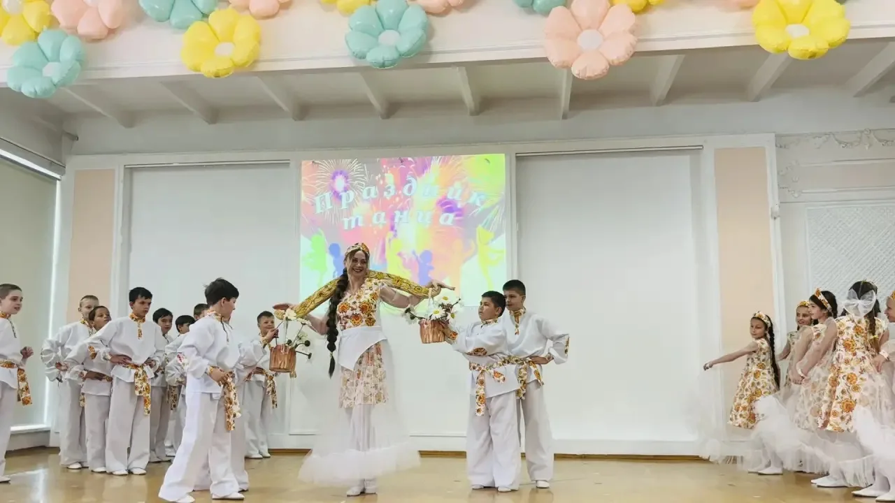 💃В Гимназии №7 состоялся традиционный праздник танца!  Ученики начальной школы и наши педагоги-хорео