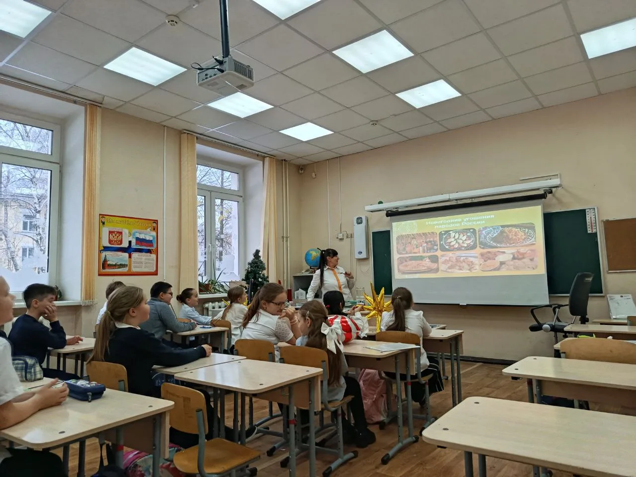 А мы бы хотели вспомнить, как это было ...  🎄✨ В преддверии новогодних праздников в лицее состоялось