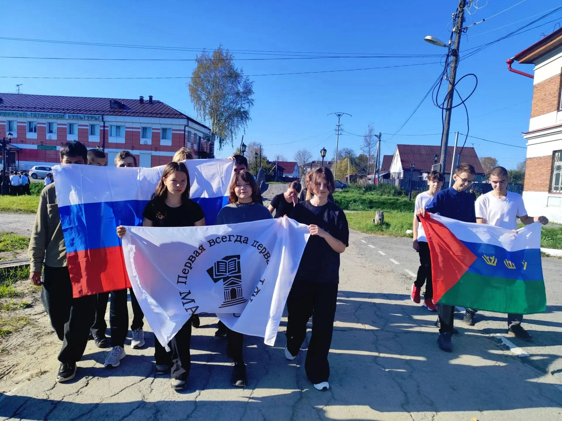 🚶‍ Наша школа в движении: участвуем в акции «10 000 шагов к жизни»! 🌿💚