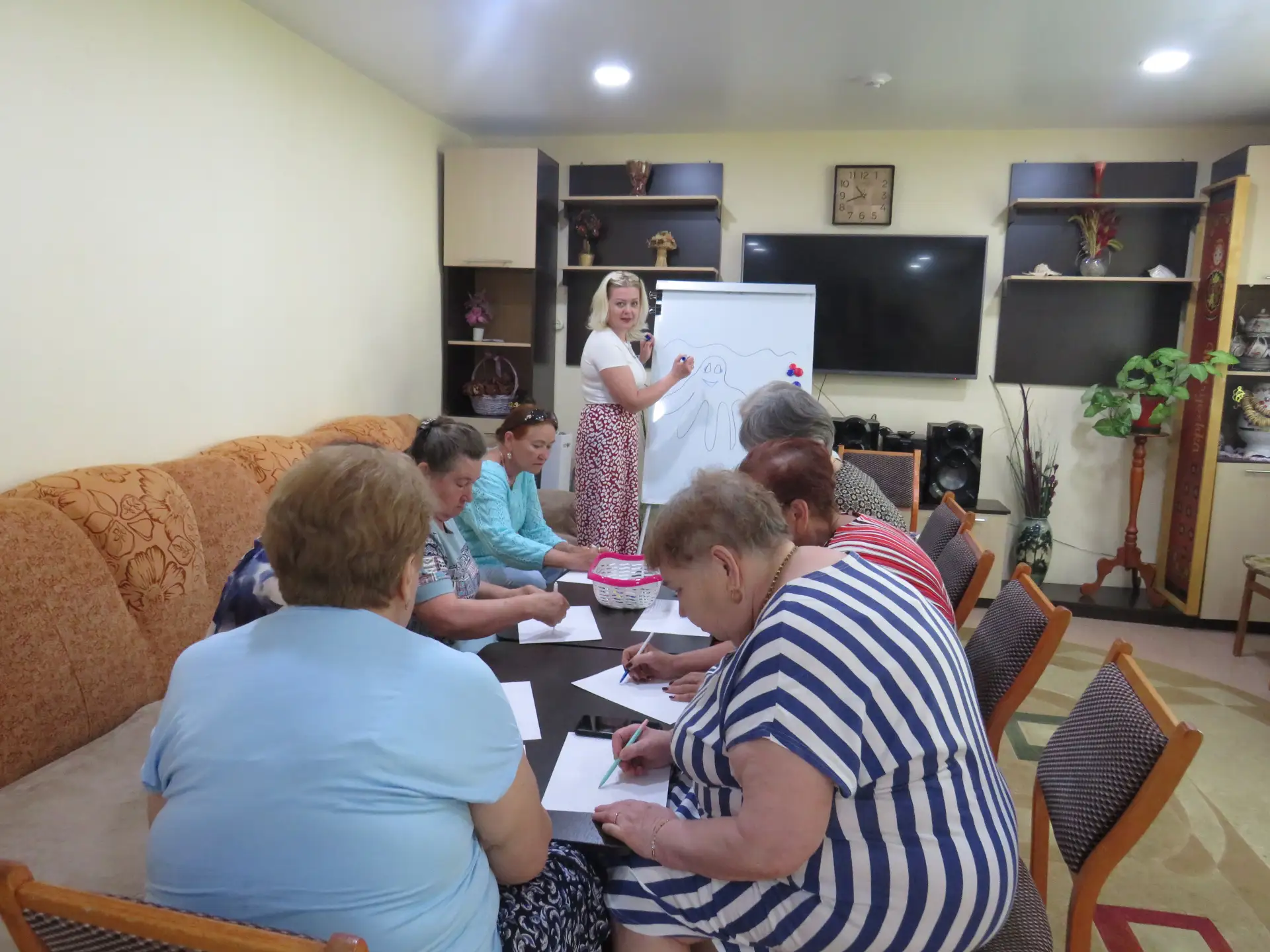 🔔Психолог социально-консультативного отделения провела психологический тест-рисунок на...