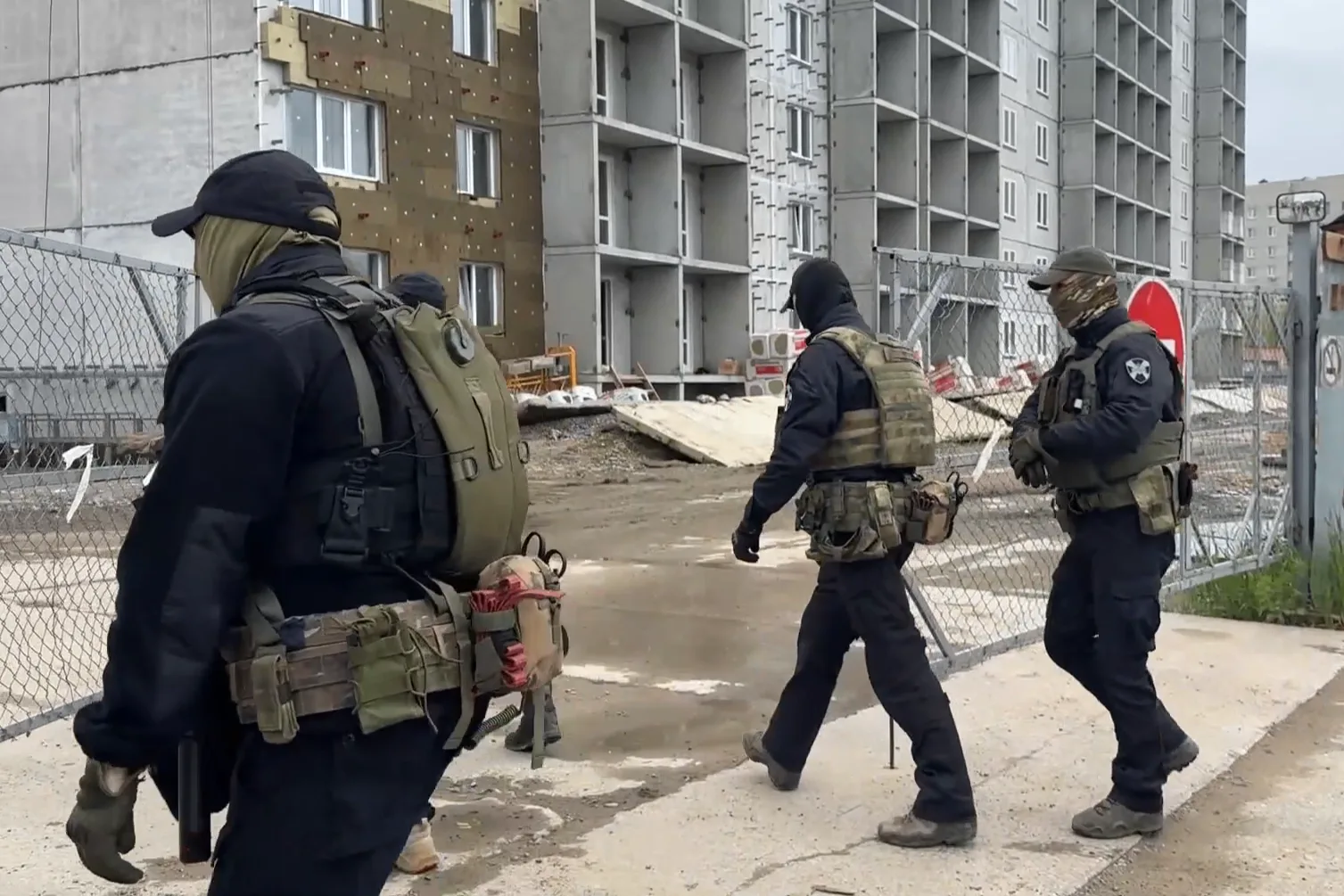 📢 В Комосомольске-на-Амуре сотрудники ОМОН «Ураган» Управления Росгвардии по Хабаровскому краю оказ